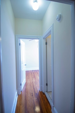 3221 Connecticut Avenue One Bedroom A Hallway