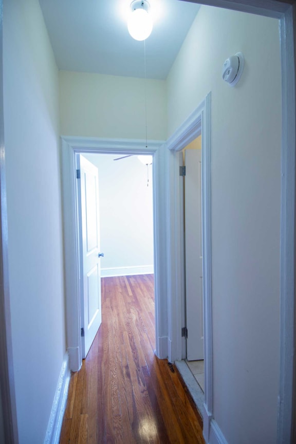 3221 Connecticut Avenue One Bedroom A Hallway