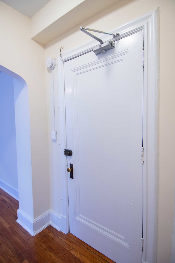 3221 Connecticut Avenue One Bedroom B Entry