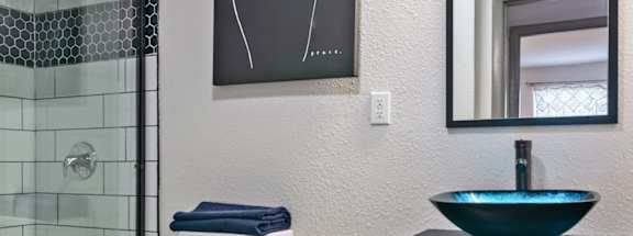 The Canvas - Bathroom