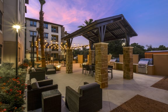 Quaint Courtyard With Bbq Area at Rio Lofts, San Antonio, Texas