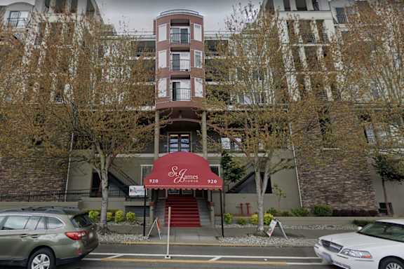 the building in which the hotel is located