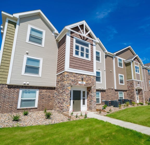 Exterior at The Reserve at Destination Pointe in Grimes, IA 50111