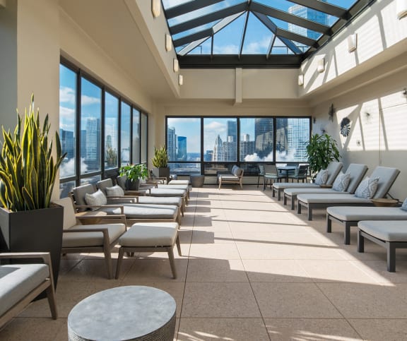 Large Sun Room at Columbus Plaza, Chicago, Illinois