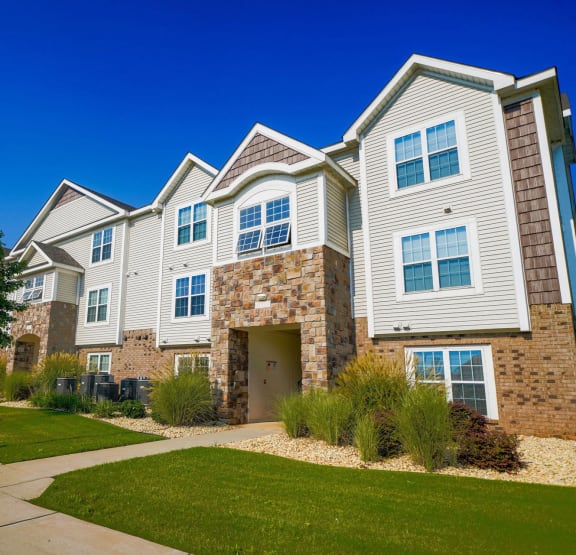 Exterior at Limestone Creek Apartment Homes, Madison, AL 35756