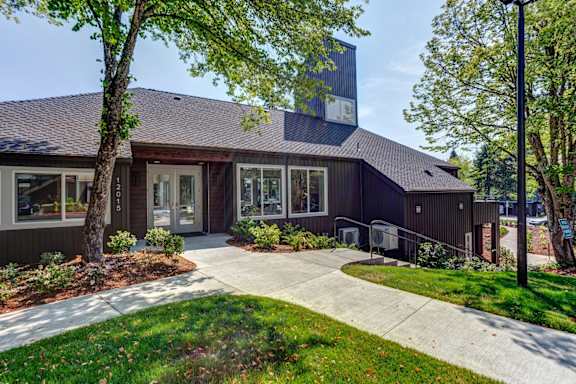 Walk at Commons at Redwood Creek Apartments, Beaverton, Oregon