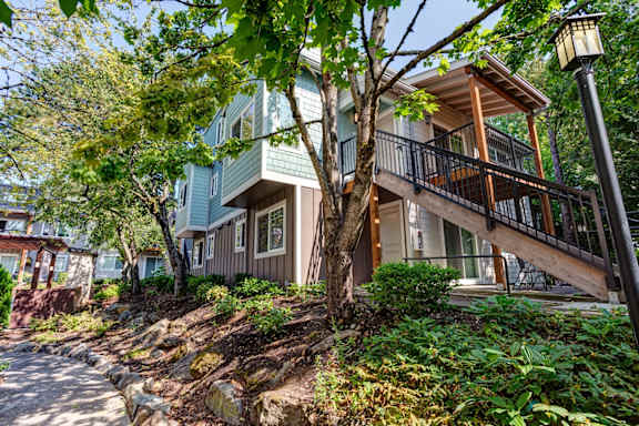 Outdoor Area at Commons at Redwood Creek Apartments, Beaverton