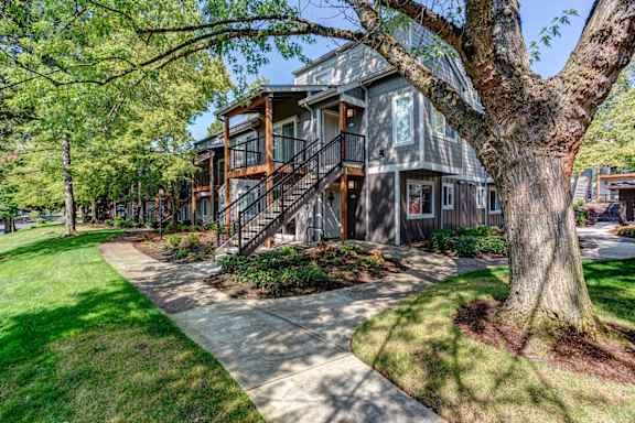 Outdoor building at Commons at Redwood Creek Apartments, Oregon