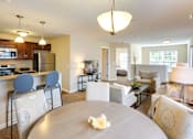 Thumbnail 32 of 36 - Dining area