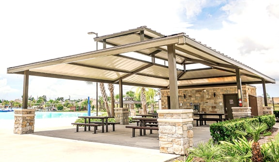 Poolside Grilling Stations at Clearwater at Balmoral, Atascocita, TX, 77346