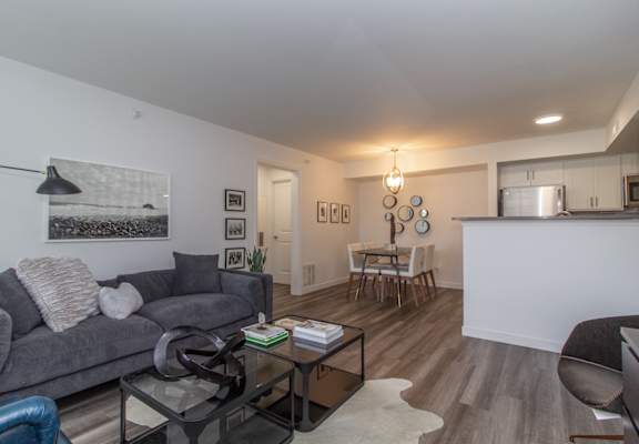 Living Room With Kitchen at Ivy Hills Living Spaces, Ohio, 45244