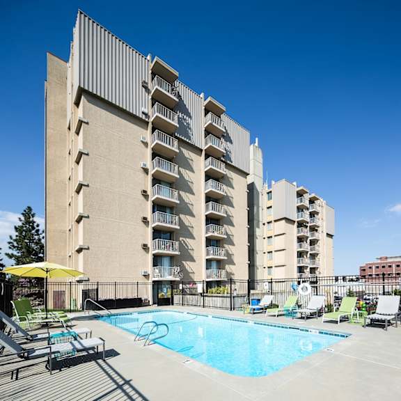 Altura Apartments in Spokane, Washington Pool and Building Exterior