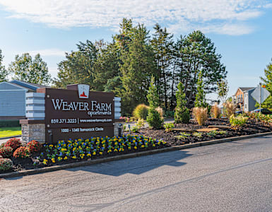 the welcome sign at weaver farm apartments at Weaver Farm, Florence, KY, 41042