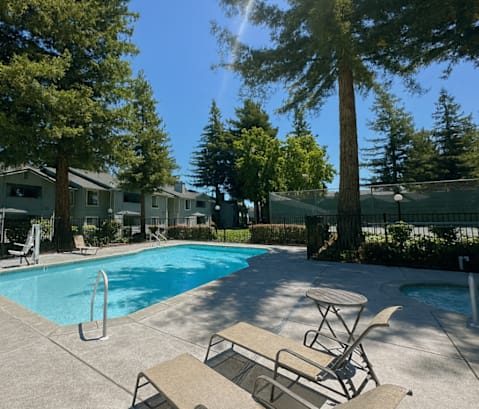 A swimming pool at Vintage Pointe, Rohnert Park California