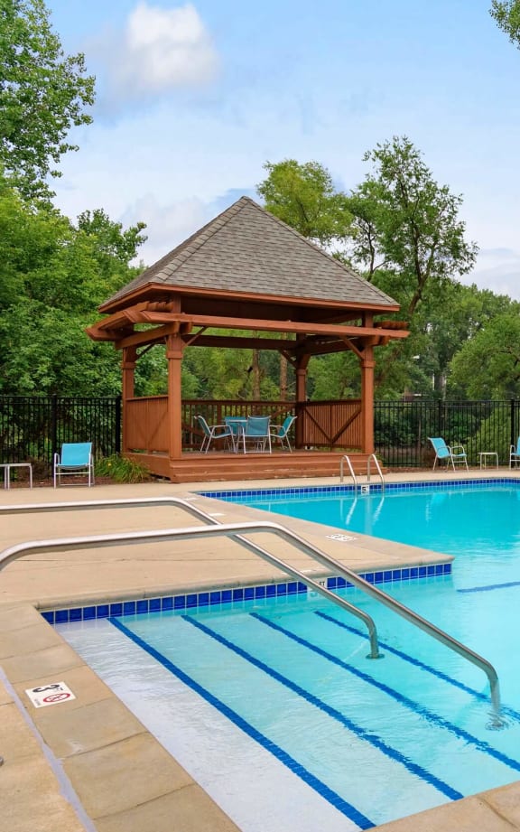 Willow Pond Apartments in Burnsville, MN