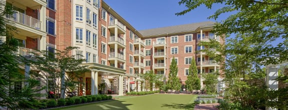 The picturesque lawn at the Meridian 55+ apartments in Exton