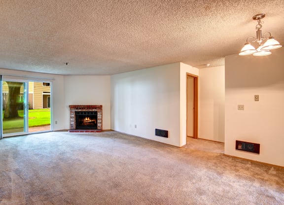 Living Room & Dining Room at Riverwood Apartments, Washington