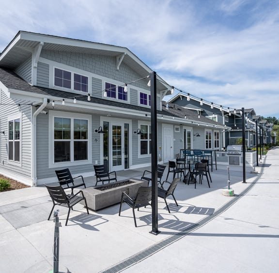 The Locklyn Apartments Apartments in Oconomowoc, WI