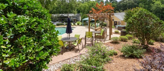 Courtyard With Green Space at Clarion Crossing Apartments, PRG Real Estate Management, Raleigh