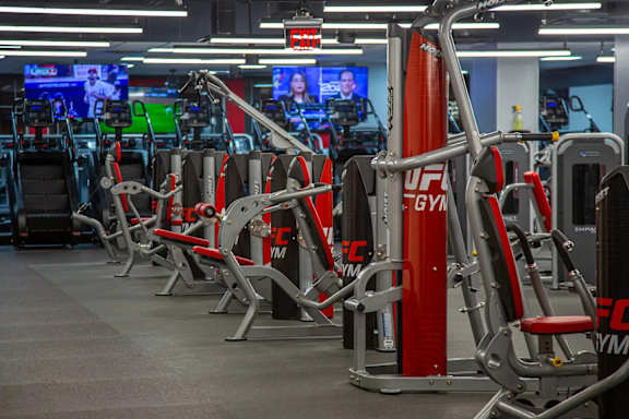 a row of exercise machines in a gym at Market Square Place, Pittsburgh, PA, 15222