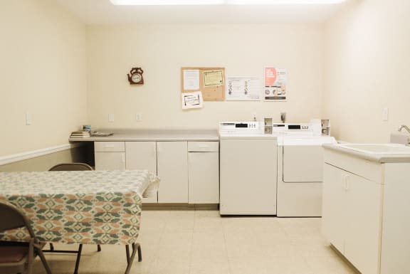 Laundry Center at Cambridge Square LaPorte
