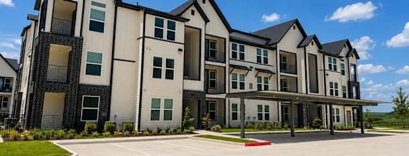 Luxury apartment homes at The Bluewood