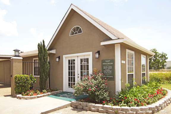 Exterior of leasing office at Waters Mark Apartment Homes, Gulfport