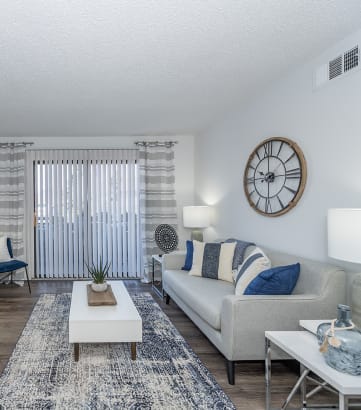 Living room at Sandhurst Apartments, Zanesville, OH
