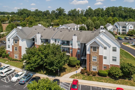 Swift Creek Commons Apartments - Exterior with parking