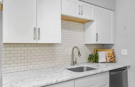 Kitchen Appliances at Finneytown Apartments and Townhomes, Cincinnati
