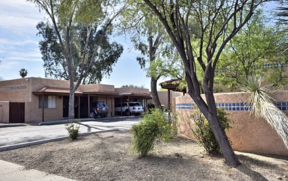 550 E Calle Arizona at San Xavier Casitas, Tucson, 85716
