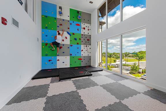  Rock climbing wall