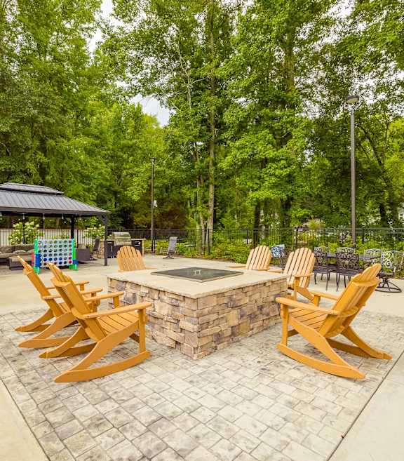 Firepit Patio at Forest Hills Racquet Club, Augusta, 30909
