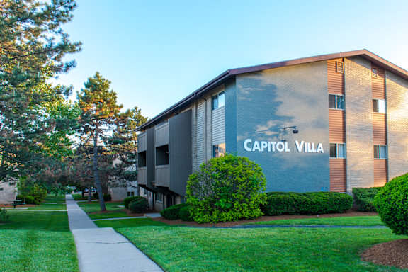 East Lansing Apartments near Michigan State University | Capitol Villa Apartments