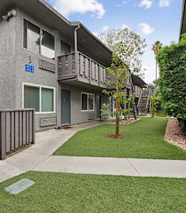 Apartment number 3 is on the ground floor.