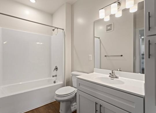 Peaks of Lexington Clubhouse Bathroom with tub and shower