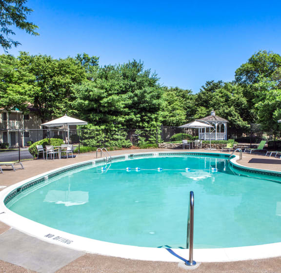 swimming pool At Williamsburg Estates In Harrisburg, PA.