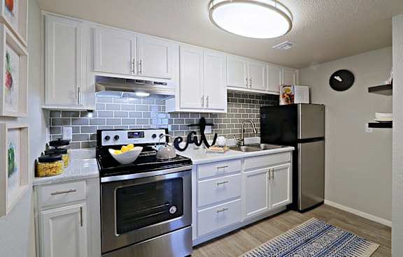 Appliances in kitchen at Summers Point Apartments, Glendale, AZ
