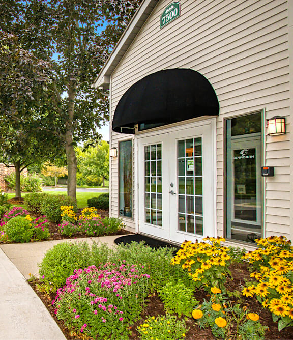 the preserve at ballantyne commons apartment kitchen and dining area