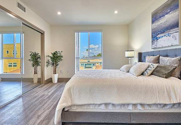 Luxury Master Bedroom at 4847 Oakwood Ave. Los Angeles, CA
