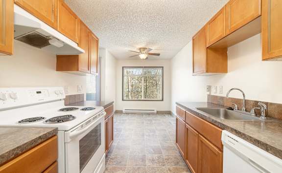 Efficient Appliances In Kitchen at Concord Crossing, Oregon
