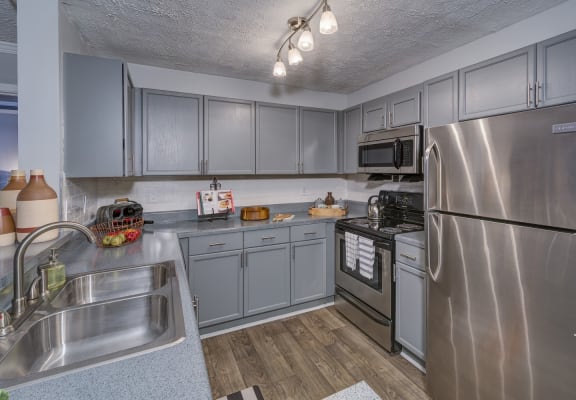 Luxurious Kitchen at Crestmark Apartment Homes in Lithia Springs, GA 30122