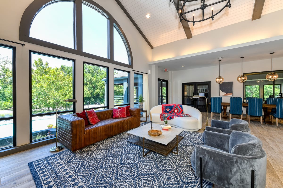 Stewarts Ferry clubhouse lounge area - Nashville, TN