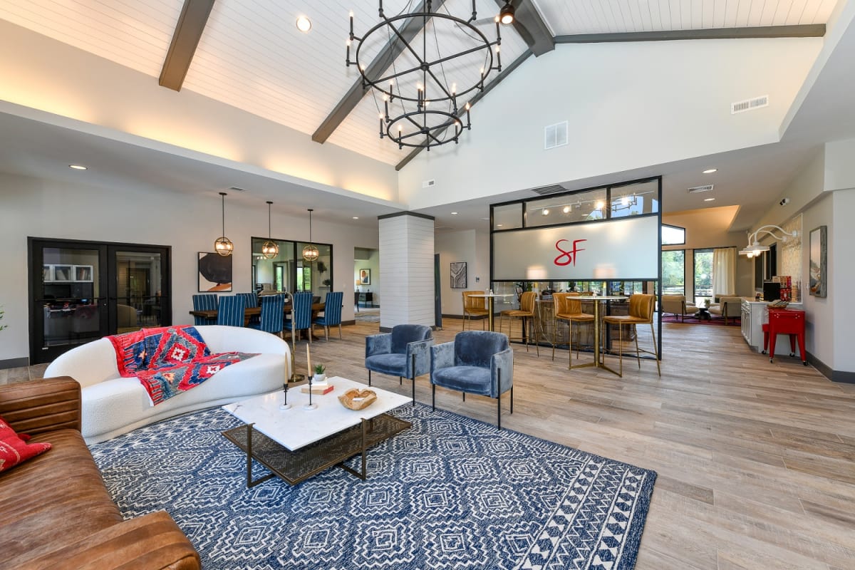 Stewarts Ferry resident lounge clubhouse interior - Nashville, TN