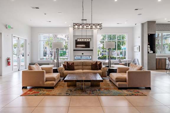  Large clubhouse with pool table, TV, lounge and WiFi