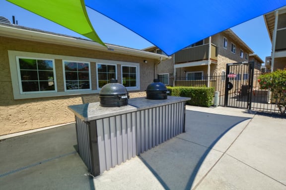 Grilling stations at Timber Creek Apartments