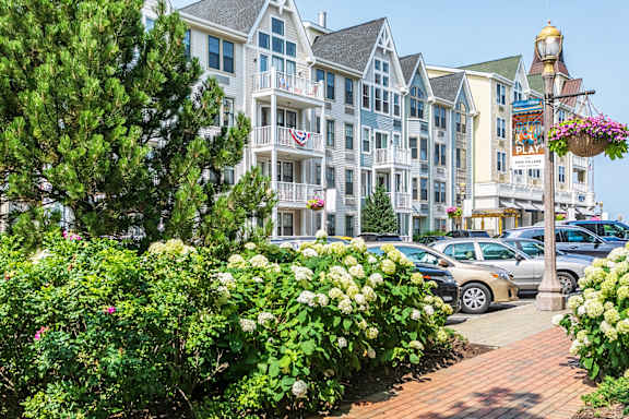 Courtyard at Pier Village Apartments, New Jersey, 07740