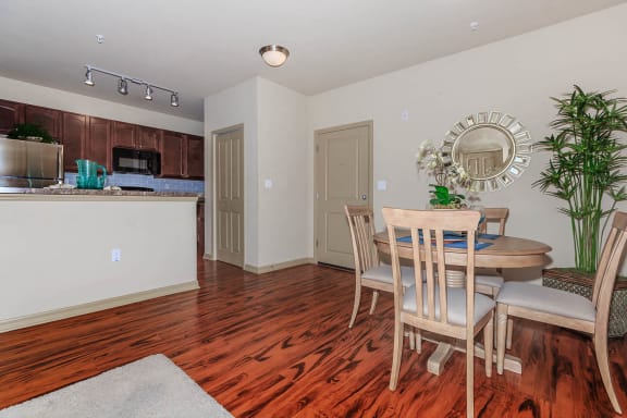 Dining Area at Riversong Apartment Homes, Bradenton, FL