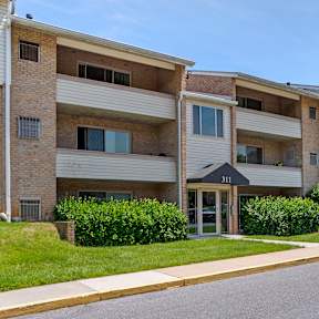 Exterior Landscape at The Apartments at Saddle Brooke, Maryland, 21030