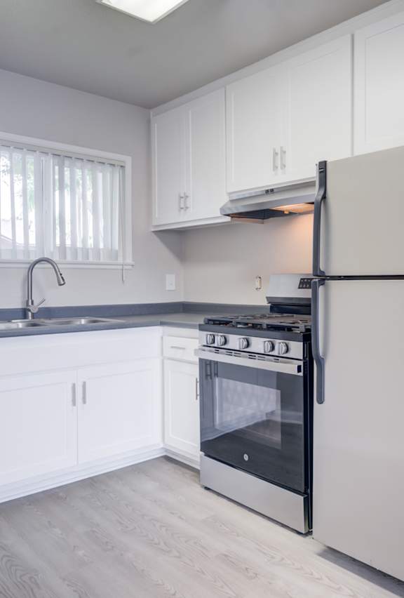 the preserve at ballantyne commons apartment kitchen